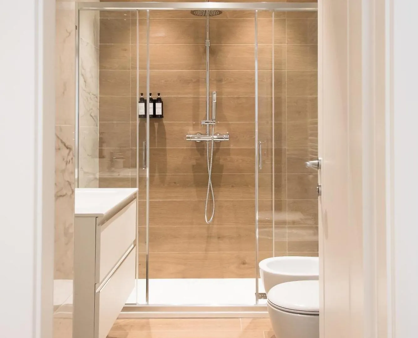 Pensionat Colosseum Suites By Glen Rom