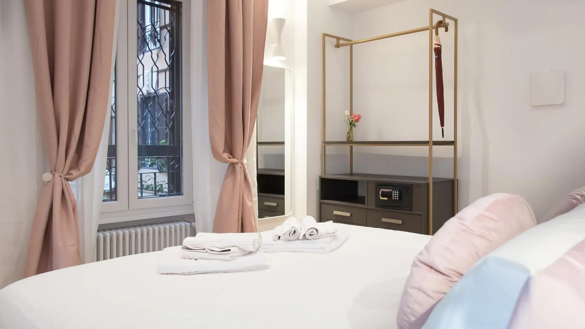 Pensionat Colosseum Suites By Glen Rom