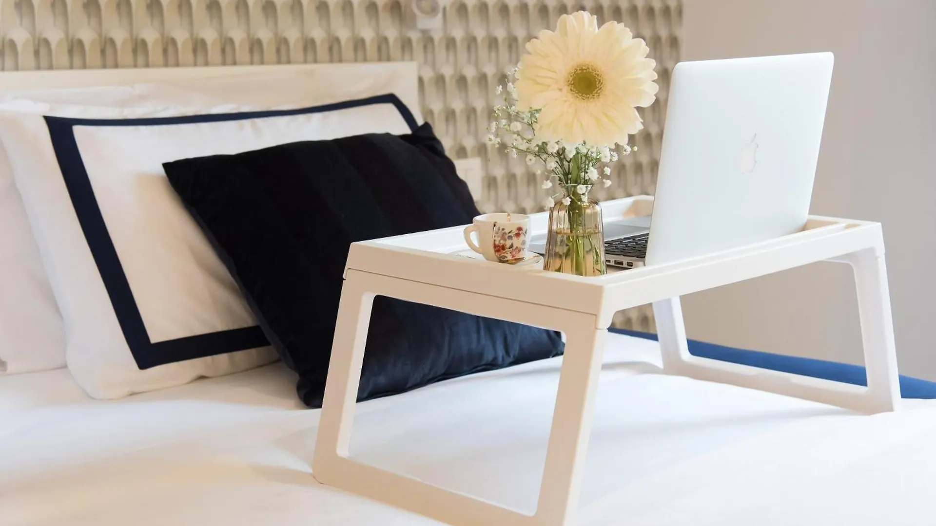 Colosseum Suites By Glen Rom Pensionat