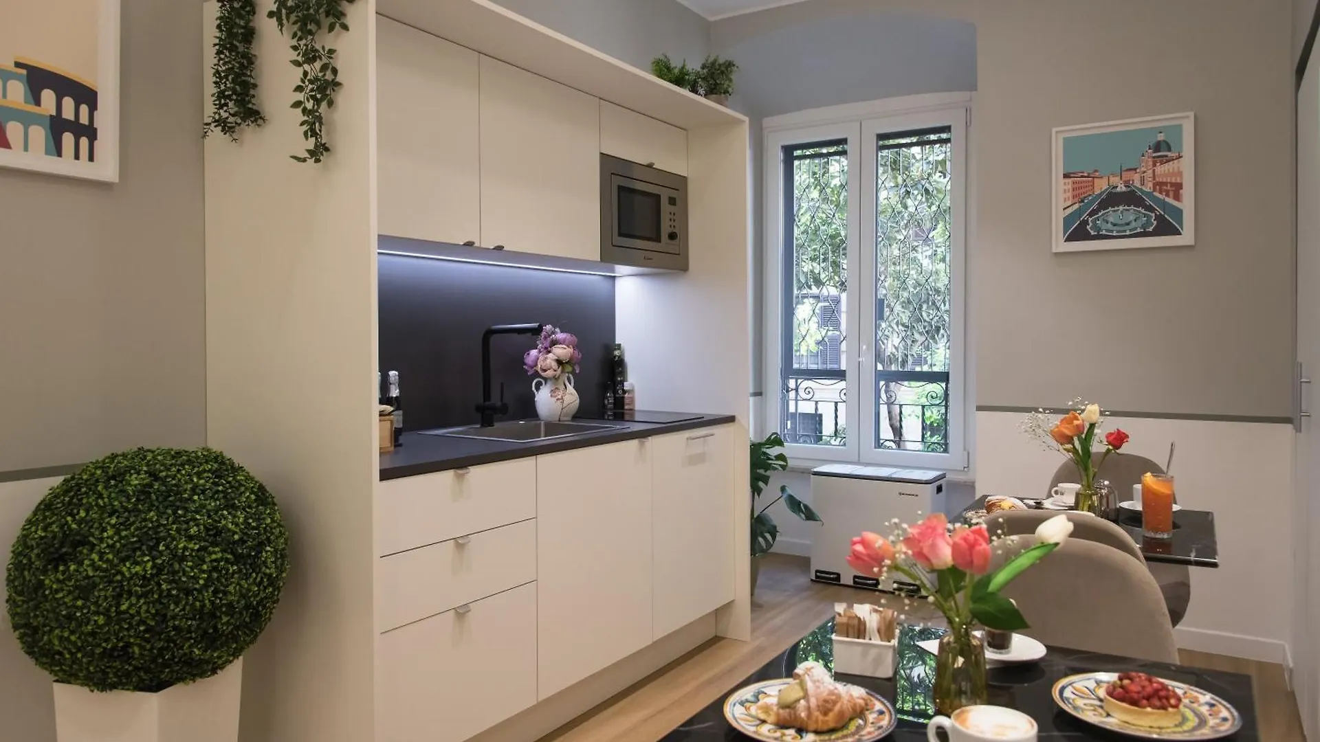Colosseum Suites By Glen Rome